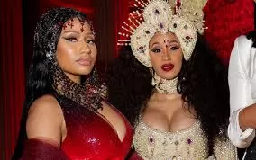 Cardi B ngầm khen ngợi Nicki Minaj hết lời - Saostar.vn