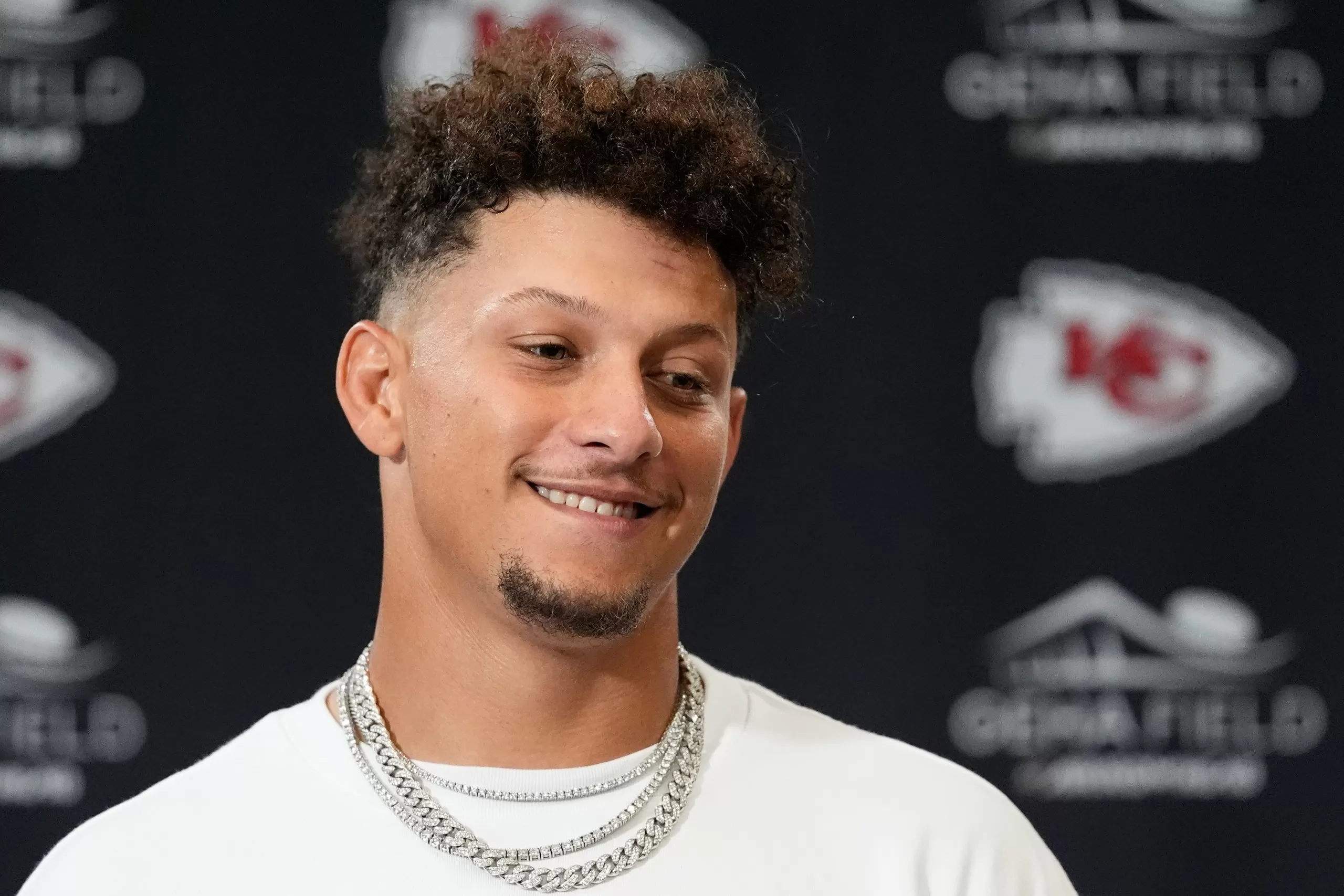 Chiefs QB Patrick Mahomes says he will not endorse anybody for president |  WJTV