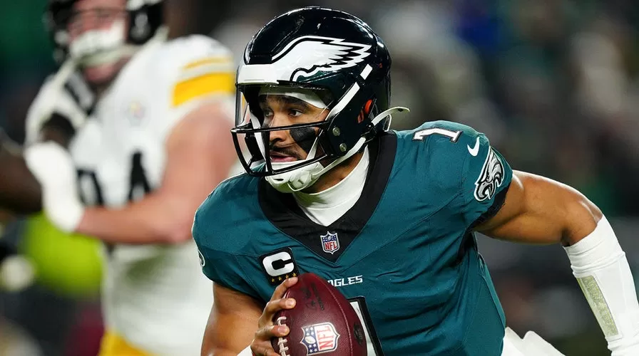 Eagles star Jalen Hurts' playoff availability up in air as he remains in  concussion protocol | Fox News