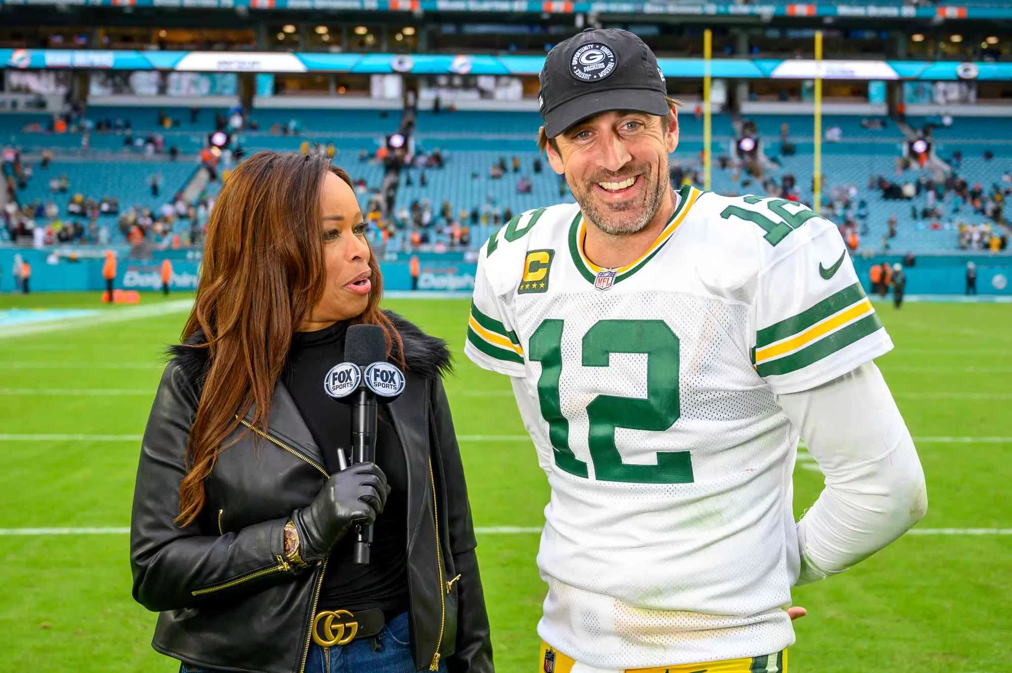 Aaron Rodgers Tells Fox Sports' Pam Oliver 'I Love You' in Postgame  Interview