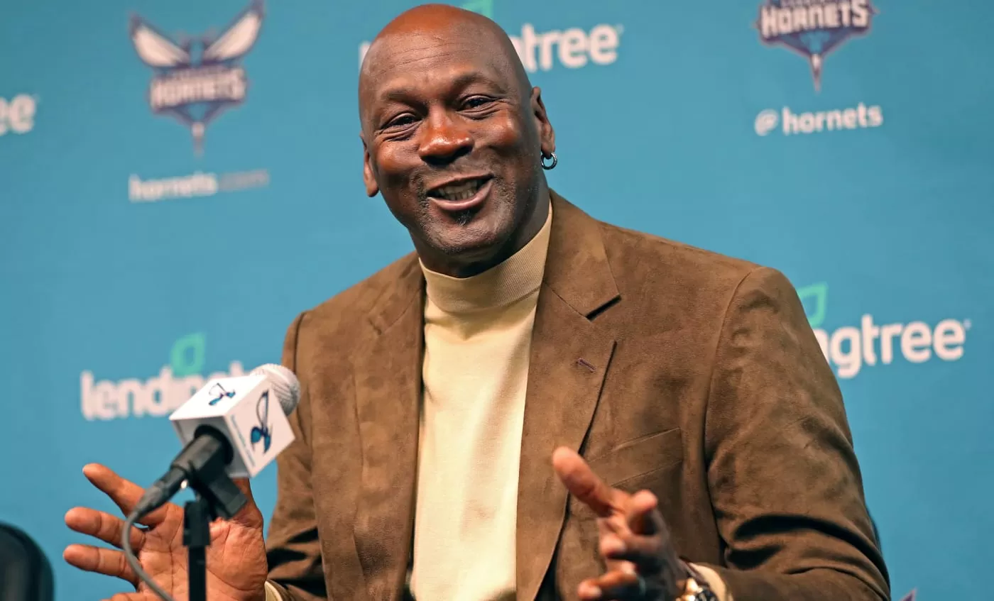 Huyền thoại bóng rổ Michael Jordan bất ngờ rao bán CLB NBA Charlotte Hornets