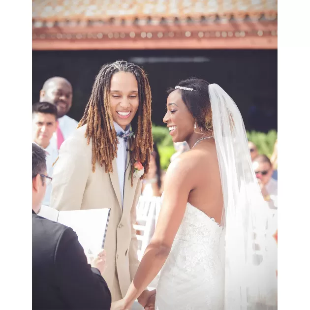 WNBA's Brittney Griner and Glory Johnson Tie the Knot. | SUPERSELECTED -  Black Fashion Magazine Black Models Black Contemporary Artists Art Black  Musicians