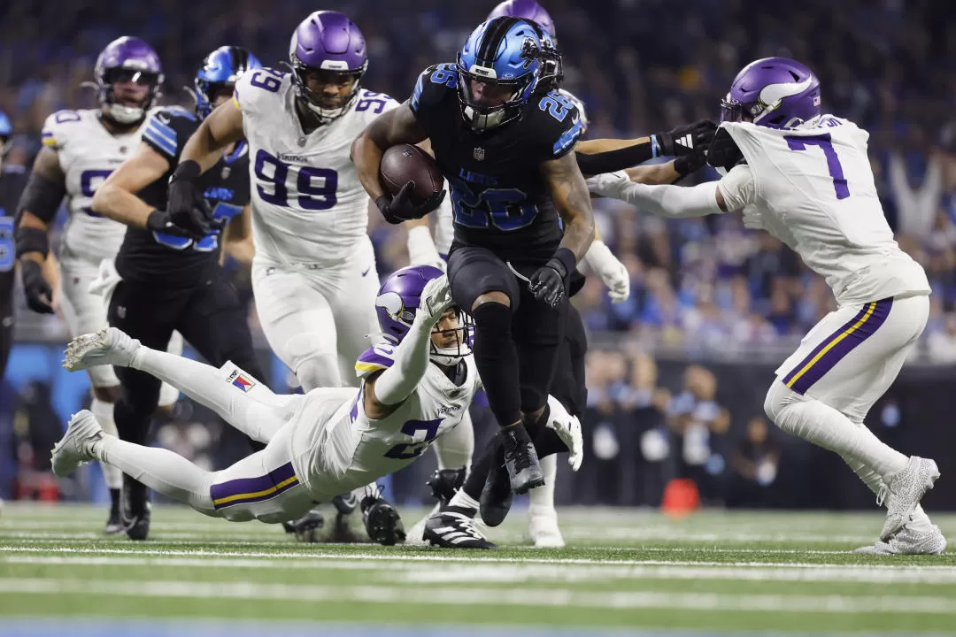 Lions secure NFC's No. 1 seed as massive matchup with Vikings turns into  rout - Yahoo Sports