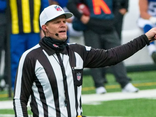 NFL referee hospitalized after bout with COVID-19 | theScore.com