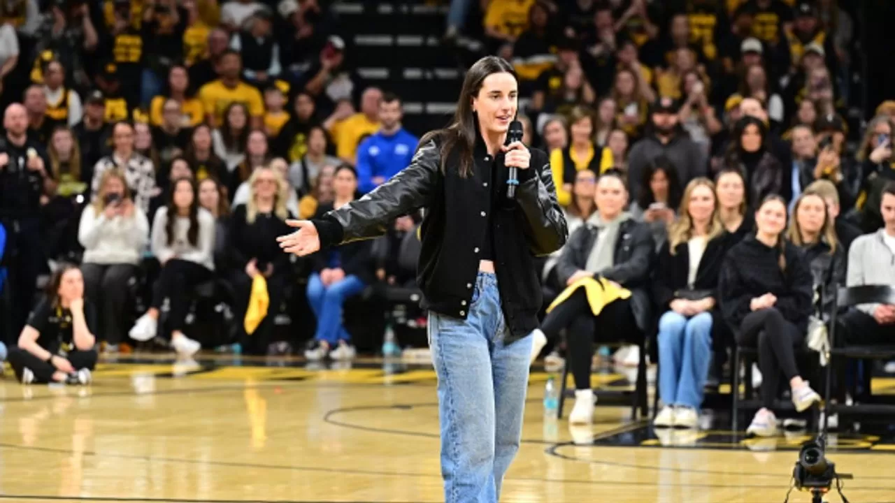 Caitlin Clark afraid of this player - Not Angel Reese or A'ja Wilson, Caitlin  Clark is afraid of JuJu Watkins coming to WNBA says, 'It's scary...' -  SportsTak