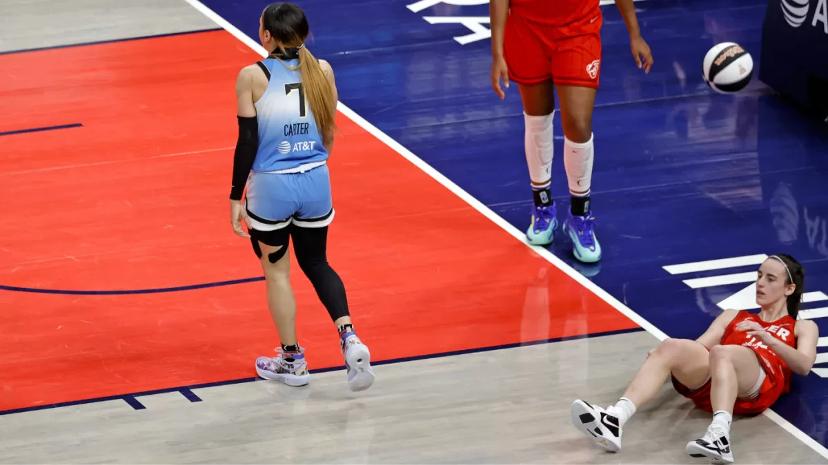 Caitlin Clark takes hard foul: WNBA hands out Flagrant 1 after reviewing cheap shot against Clark - CBSSports.com