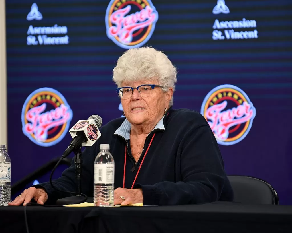 Lin Dunn prêt à guider l'Indiana Fever vers une ère définie par l'amélioration