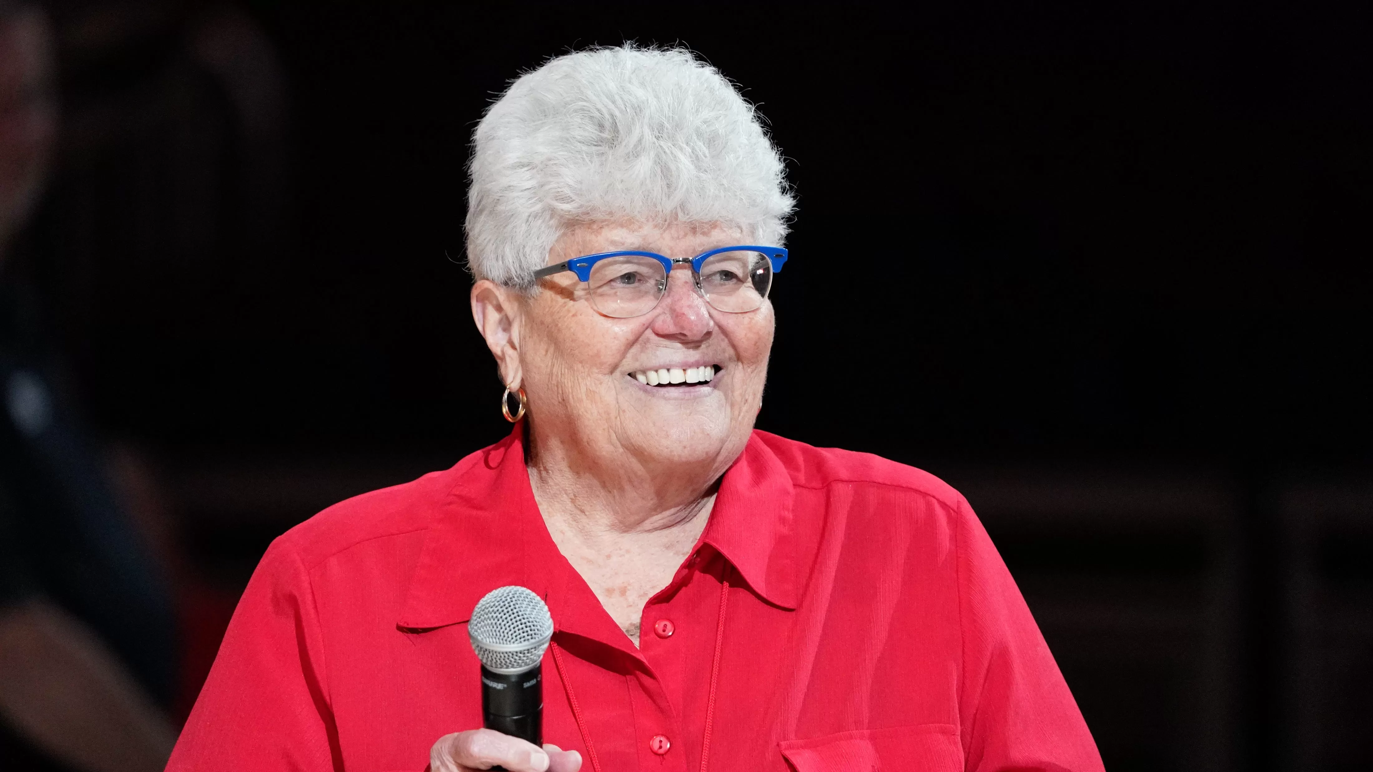 L'Indiana Fever retire l'étiquette intérimaire au directeur général Lin Dunn