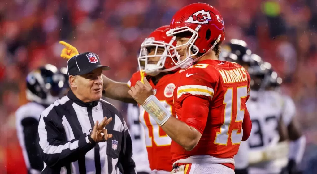 Patrick Mahomes and referee