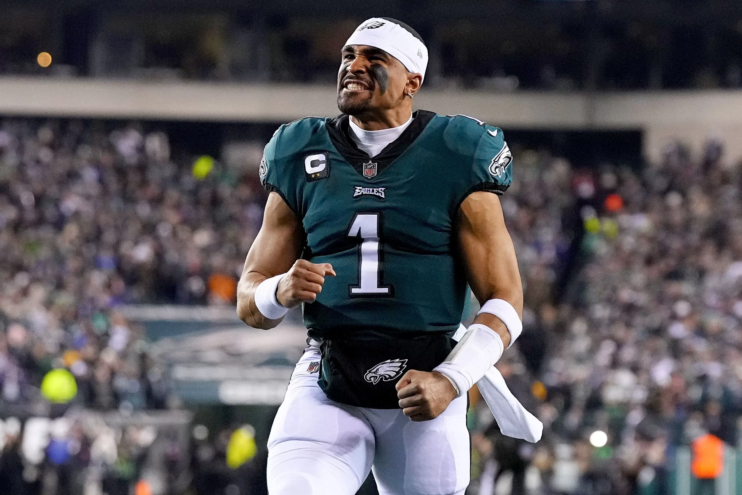 Quarterback Jalen Hurts signs record-breaking five-year extension with  Philadelphia Eagles; reportedly highest-paid player in NFL history | CNN