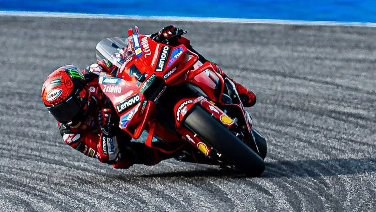 Resultados MotoGP Tailandia 2024: Francesco Bagnaia es el más rápido, Marc Márquez sufre una caída