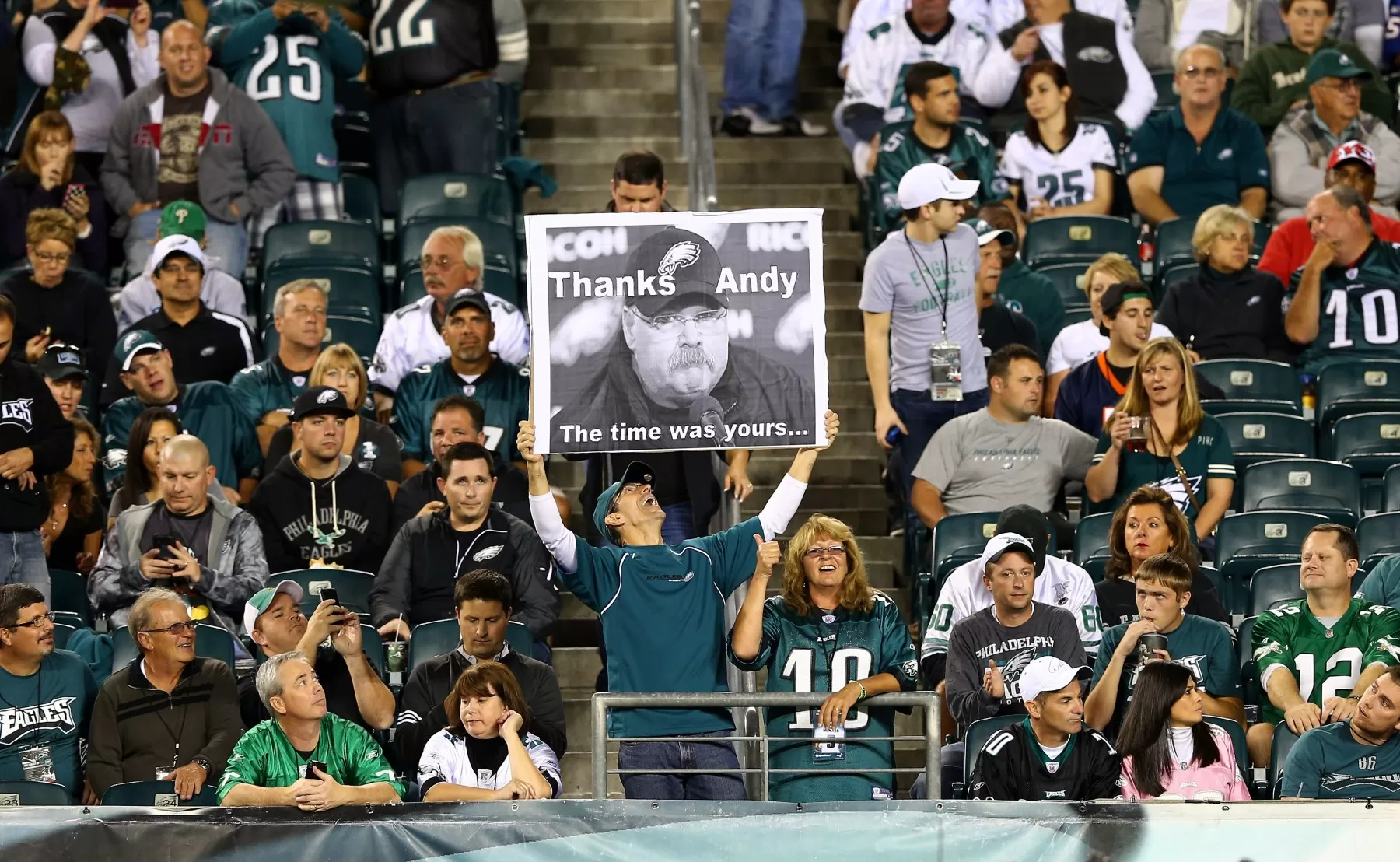 Eagles fans still embrace ex-coach Andy Reid