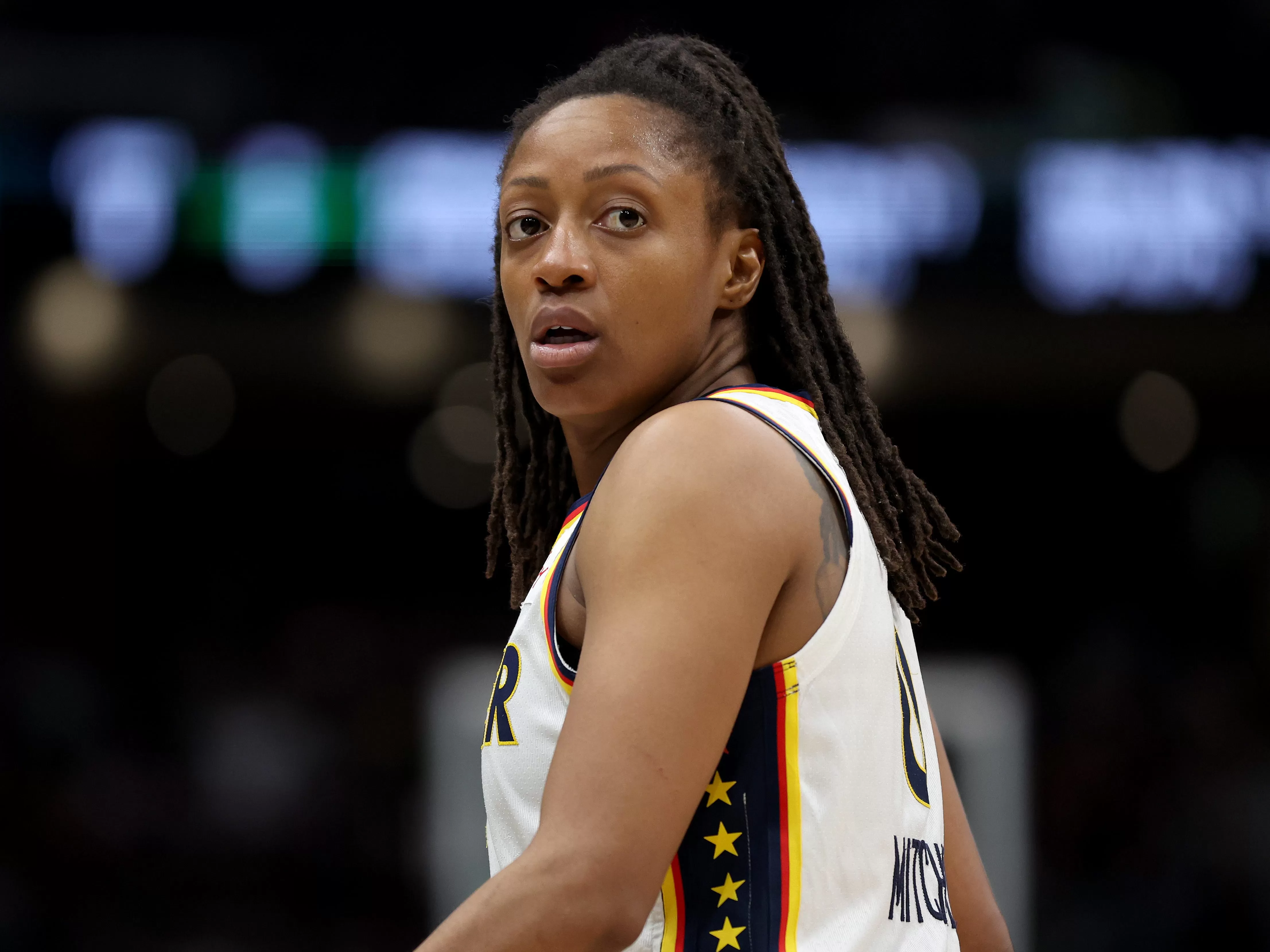 Agence libre de la WNBA : la star de l'Indiana Fever Kelsey Mitchell indécise quant à son avenir