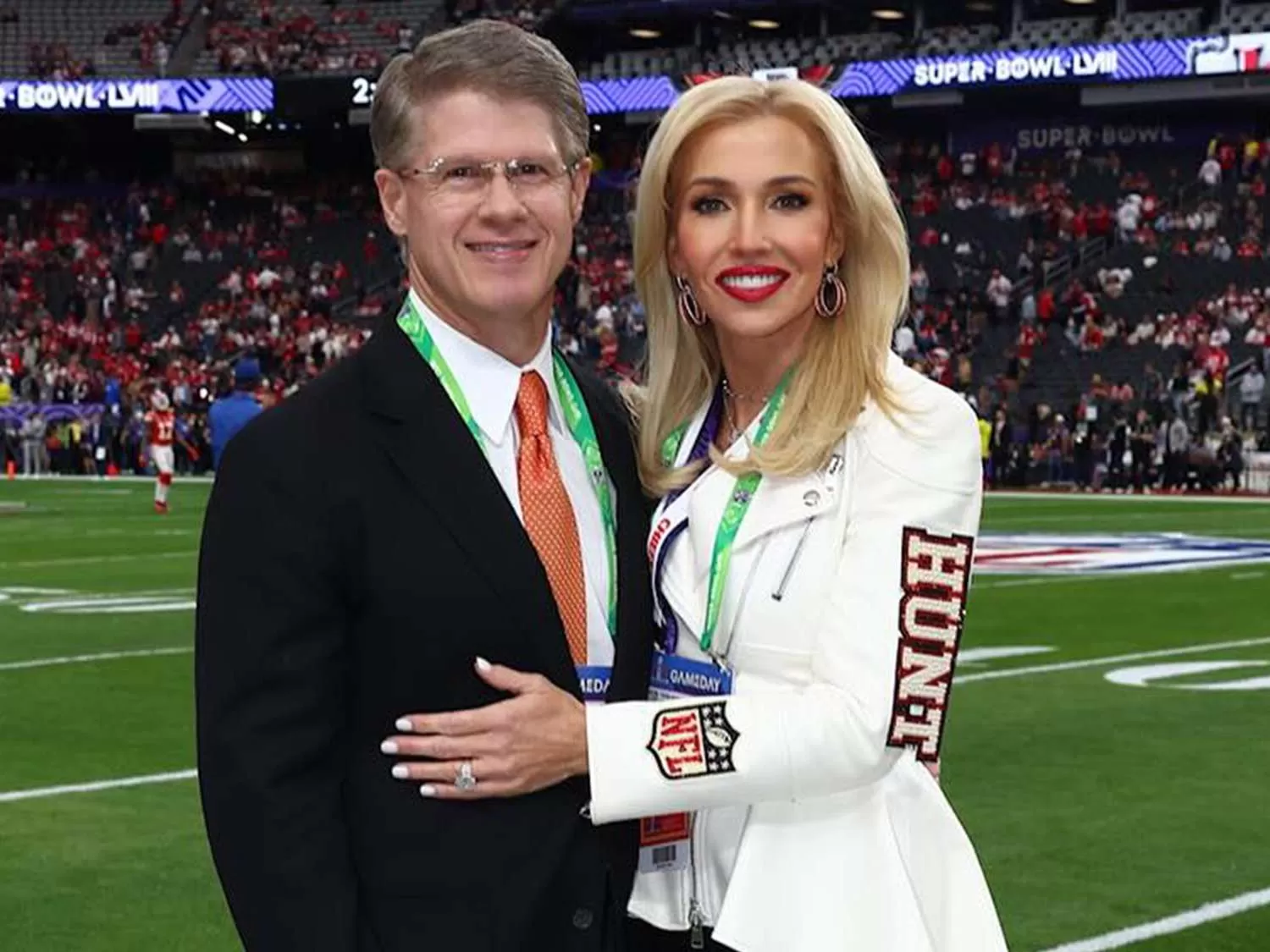 Who Is Clark Hunt's Wife? All About Tavia Shackles Hunt