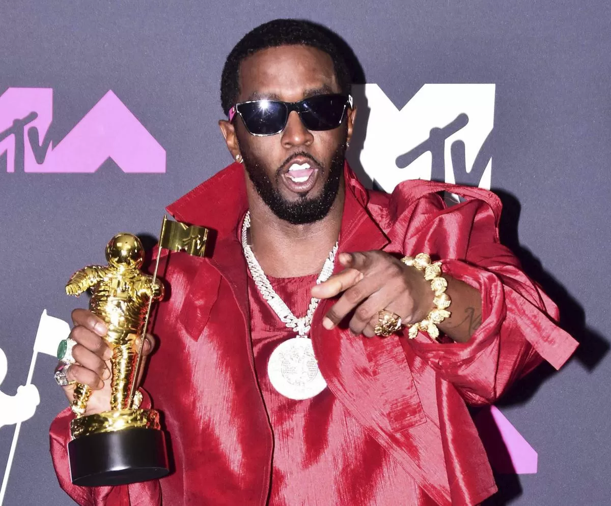 Ông trùm" Diddy tiếp tục gặp sóng gió dù đang ngồi tù