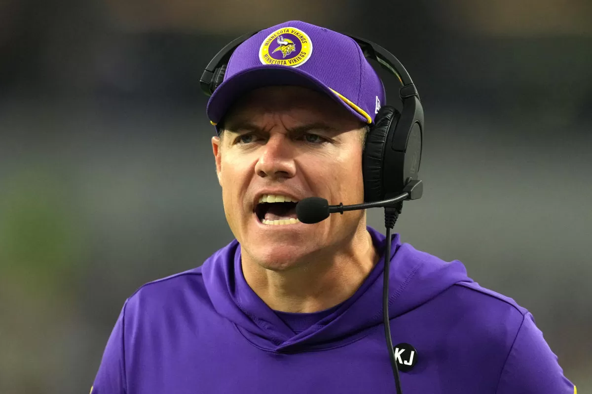 Kevin O'Connell gives explanation on coaching philosophy after fighting  notion he's dialed it back on offense