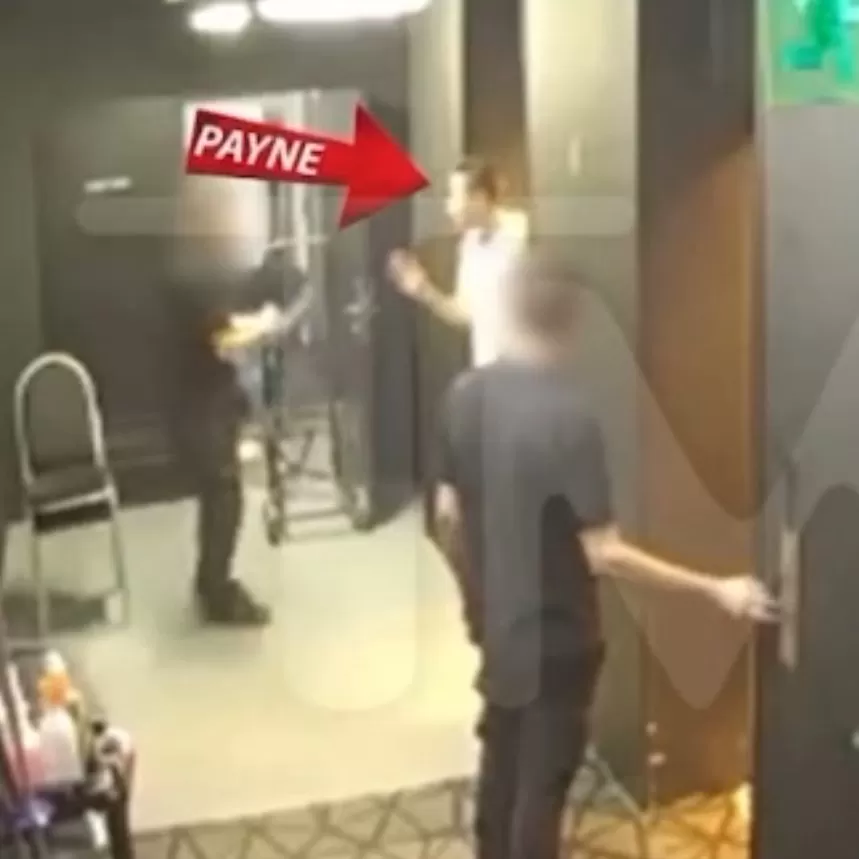 Pop Panda on X: "CCTV PHOTOGRAPH of Liam Payne's interaction with an accused hotel employee 3 hours before Liam's death. The video obtained by TMZ is CCTV footage from a hotel taken
