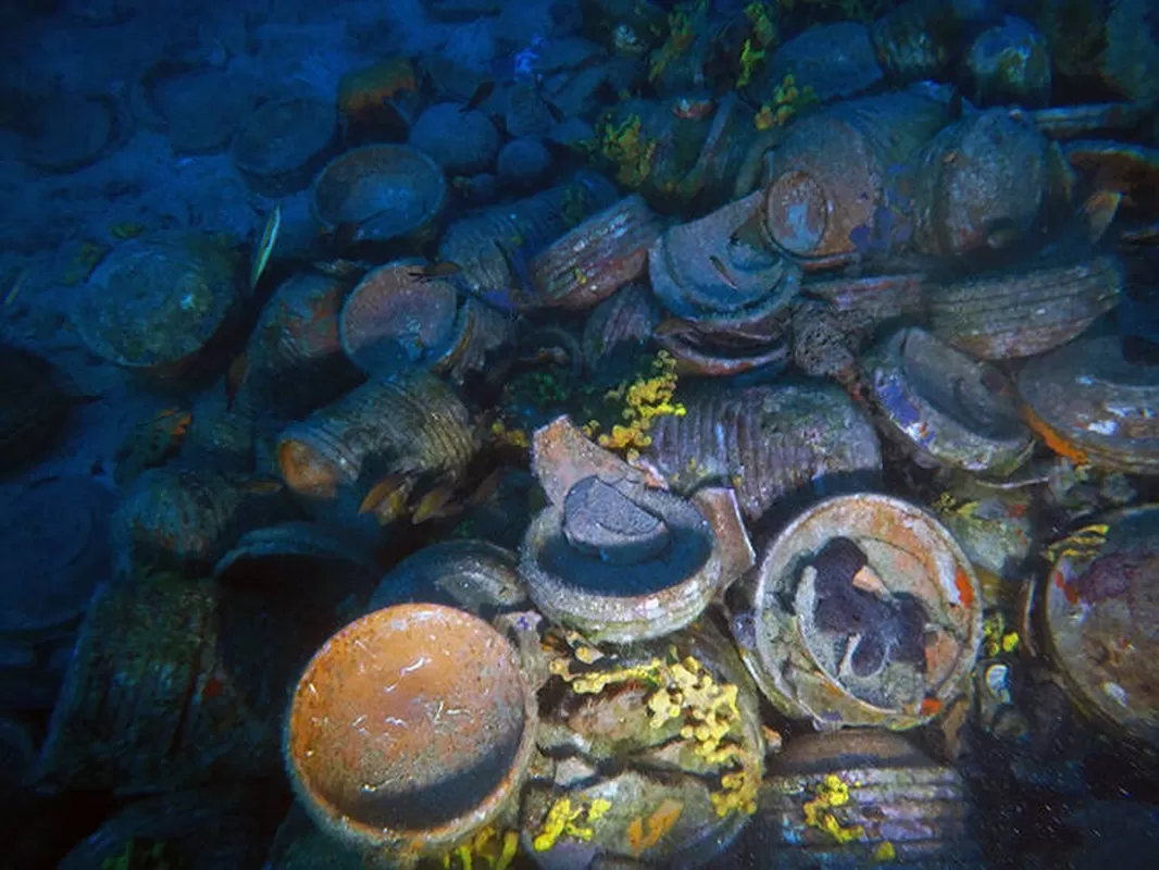1,500-year-old shipwreck filled with ceramics discovered