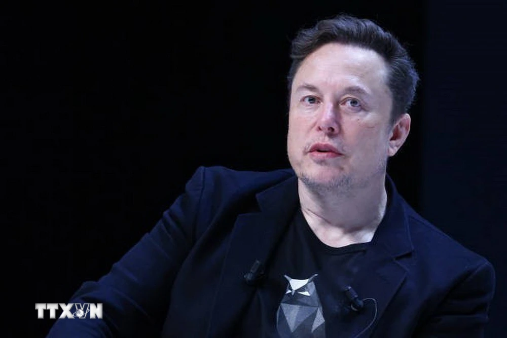 Giám đốc FBI yêu cầu nhân viên "phớt lờ" tỷ phú Elon Musk | Vietnam+  (VietnamPlus)