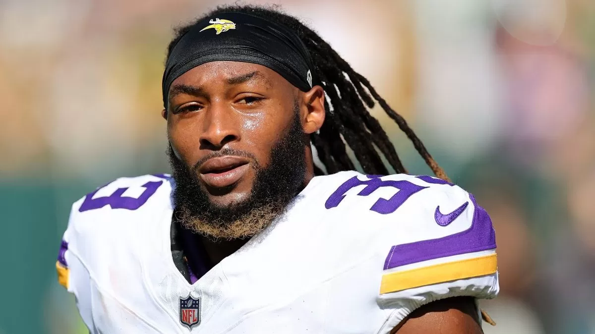 Aaron Jones Gets Mixed Message Amid Uncertain Vikings Future