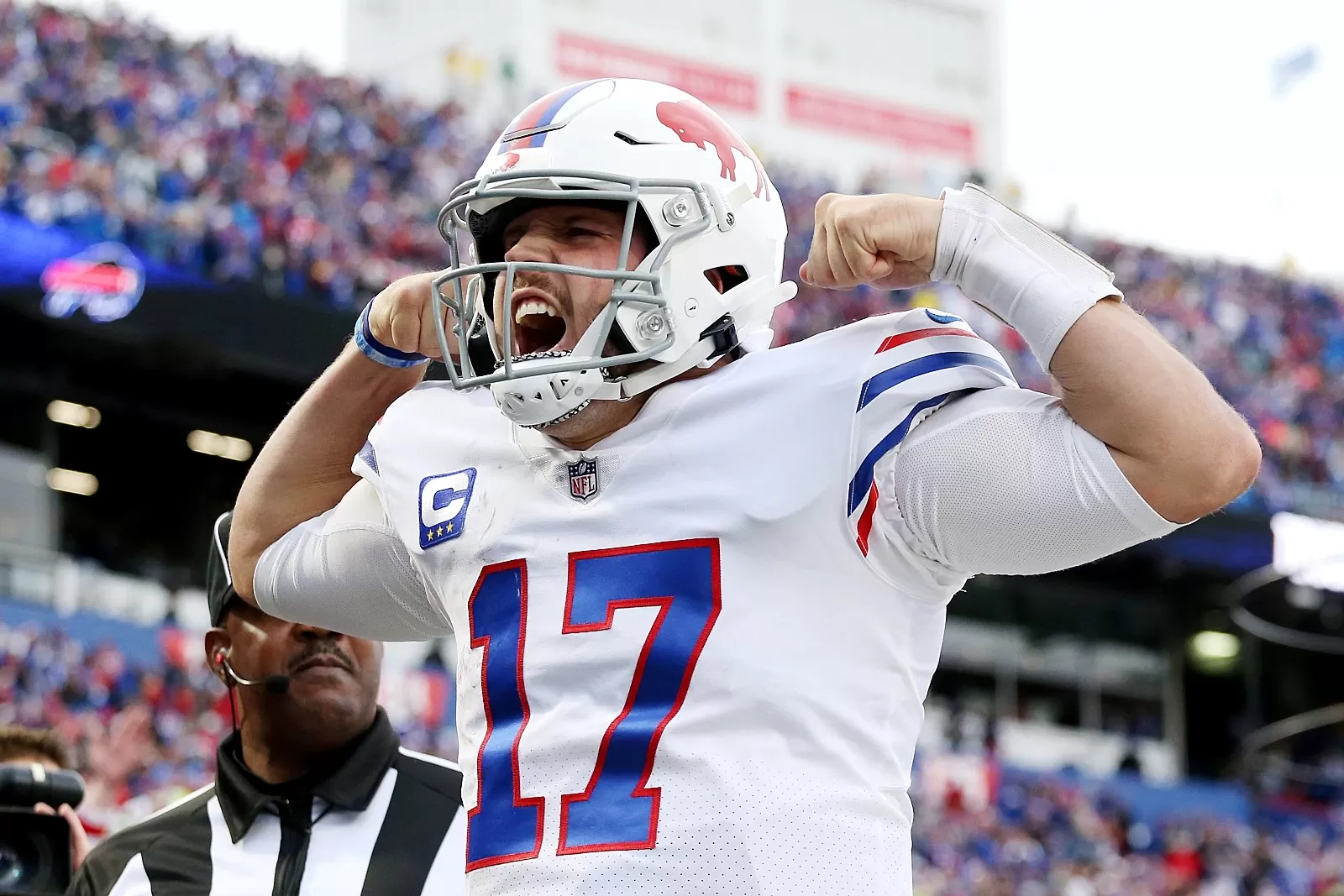 Josh Allen -- surprise, surprise -- a big hit on 'Manning Cast'