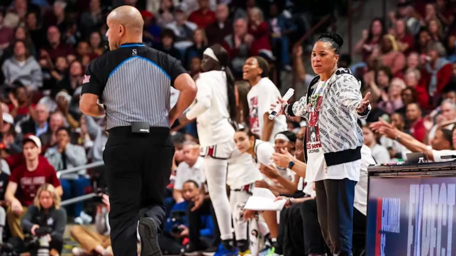 Dawn Staley ouvre la voie à une belle course en tournoi pour les Gamecocks de Caroline du Sud