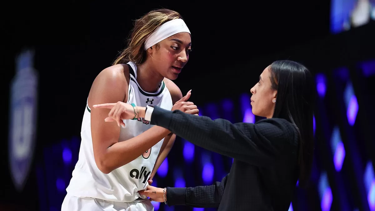 Angel Reese screams at coach after fouling out, then posts cryptic message | Fox News