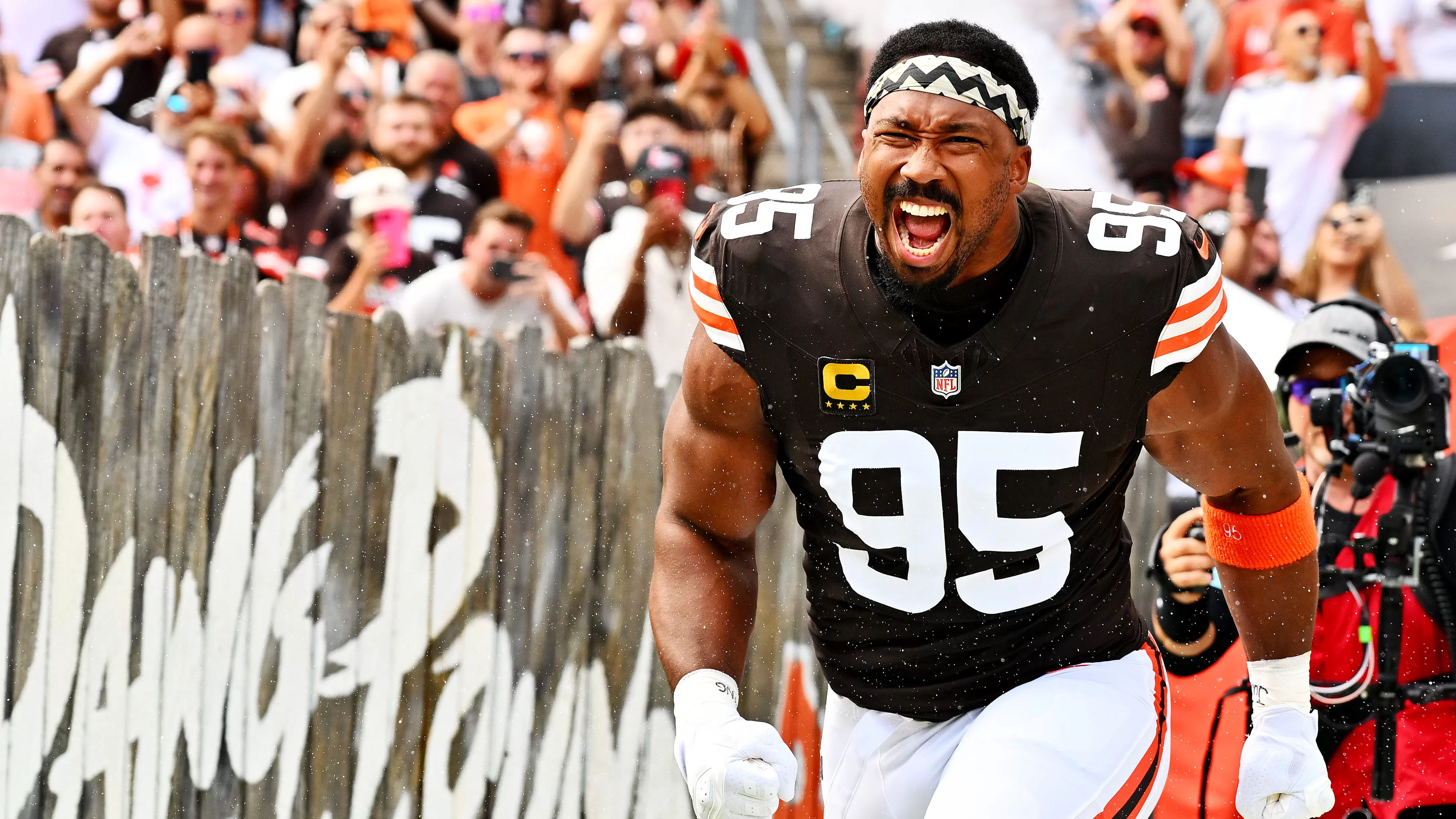 Buffalo Bills trade package scenarios to land Myles Garrett