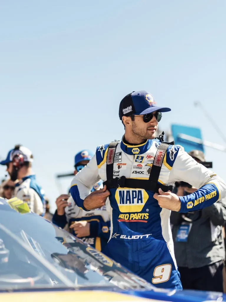 Chase Elliott shocked with a terrifying comeback at Phoenix 2025, a spectacular performance that no one expected, causing angry opponents