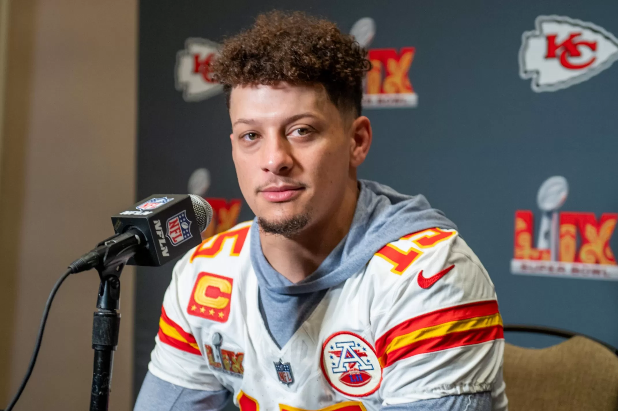 BREAKING NEWS: Buffalo Bills Rumored to Be in Talks with Patrick Mahomes to Make Their Dream of Winning the Super Bowl Come True Next Season!