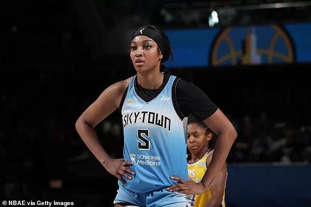 Reese fue nombrada All-Star en su primera temporada jugando para Chicago Sky en la WNBA.