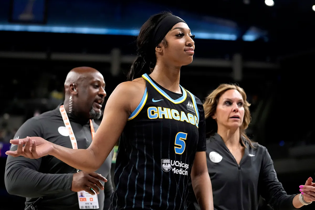 Chennedy Carter tears down Caitlin Clark again with a message that will only please Angel Reese | Marca