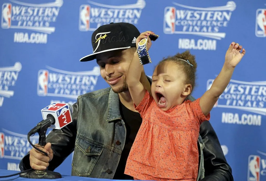 La vie de Riley : Le fils de deux ans de Curry est retiré – Times Herald Online