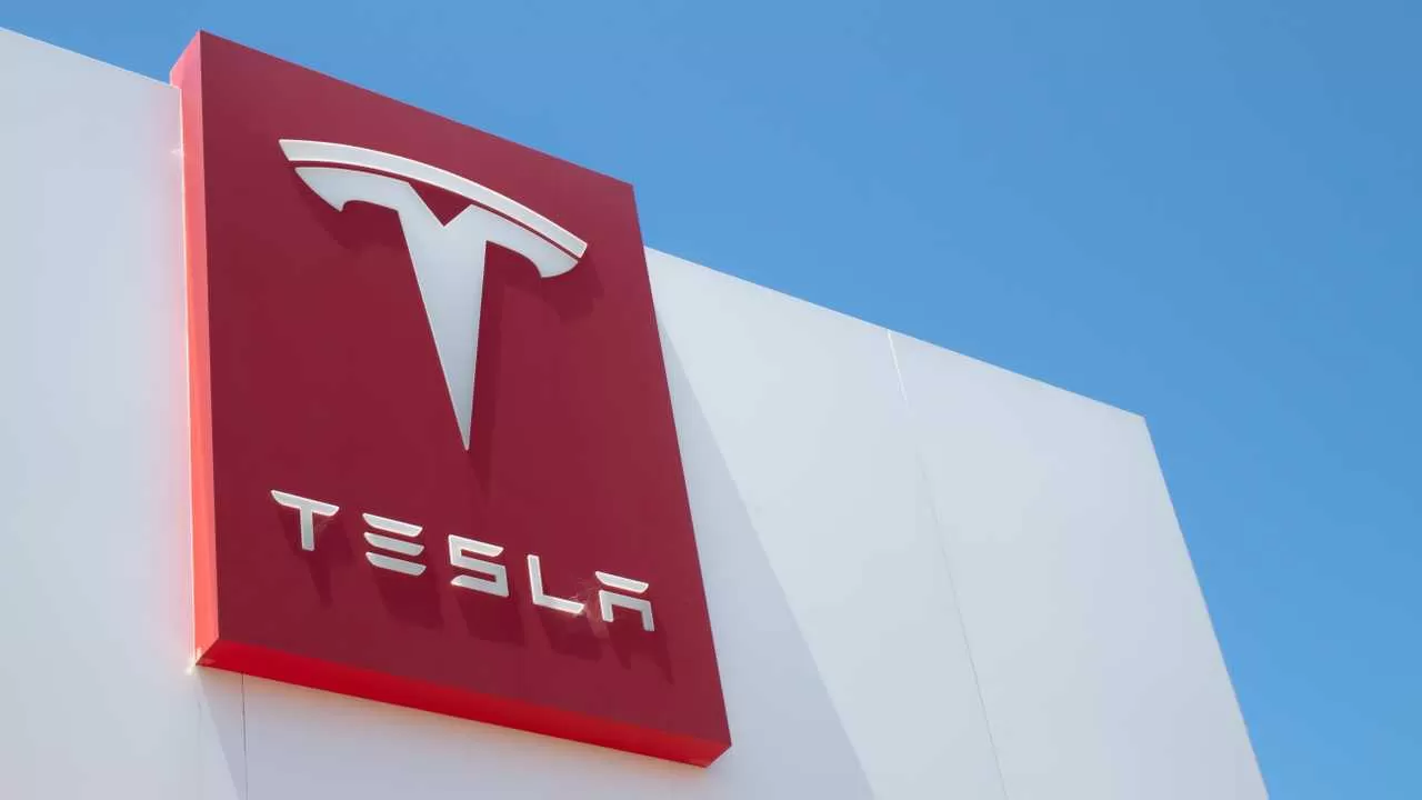 Tesla plant Produktionsstopp in Shanghai