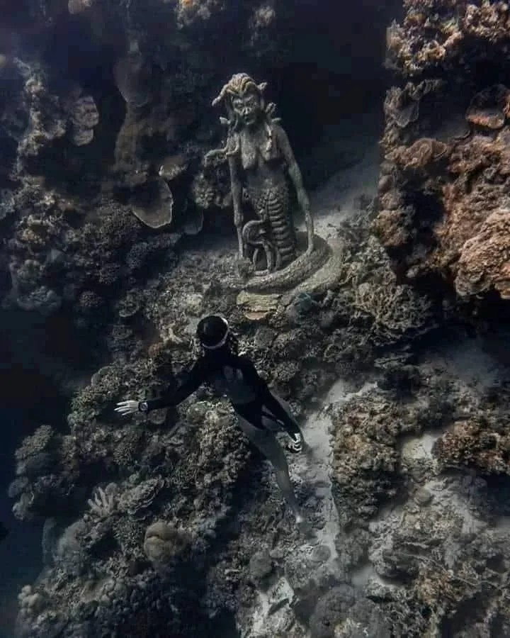 Estatua de Medusa oculta en el mar Mediterráneo durante 2.500 años - Lugares abandonados