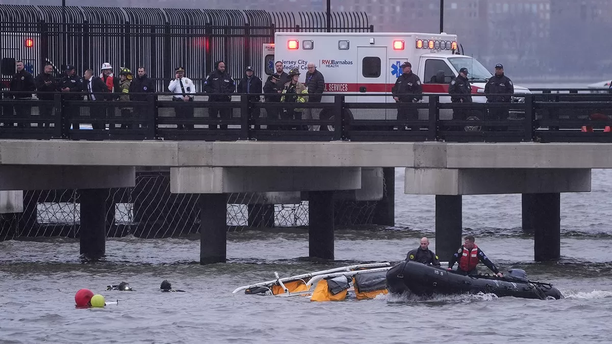 Un helicóptero se estrella en el río Hudson