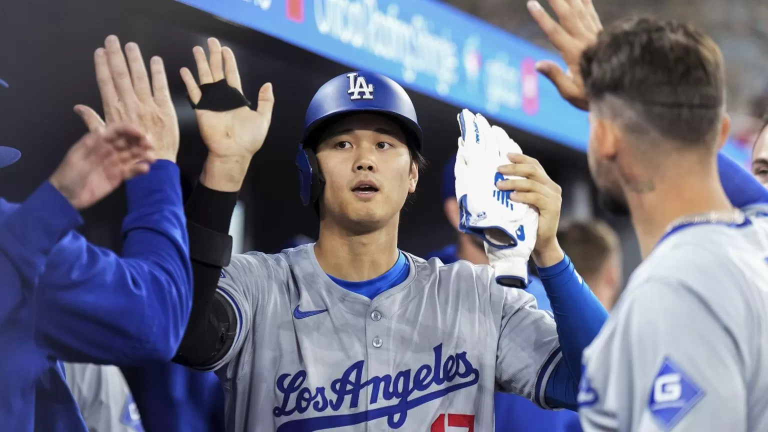Cover Image for 大谷翔平は、野球の奇跡を渇望するボストン・レッドソックスの運命を変えるかもしれない